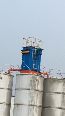 水泥攪拌站脈沖倉頂除塵器簡介